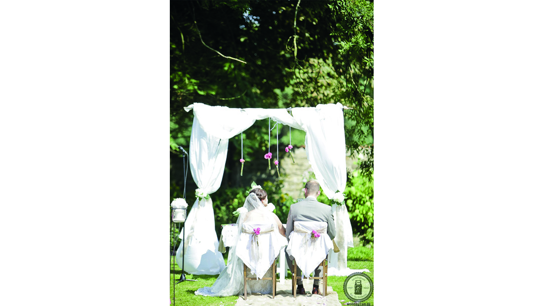 Freie Trauung liebevoll dekoriert vom Hochzeitsglück in der Region Uchte, Petershagen und Minden
