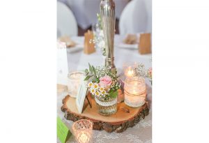 Tischdekoration vom Hochzeitsglück im Waldhotel Morhoff in Petershagen in der Nähe von Minden