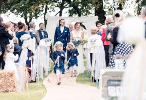 Freie Trauung Alte Schule bei Uchte - Hochzeitsdeko von Hochzeitsglück Minden