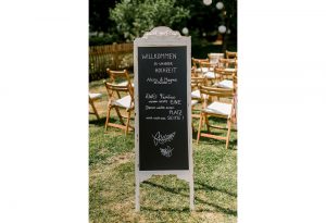 Hochzeitsdekoration zur freien Trauung bei dem Gerhannfors Hof vom Hochzeitsglück