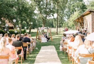 Freie Trauung Gerhannfors Hof - Hochzeitsdeko von Hochzeitsglück Minden