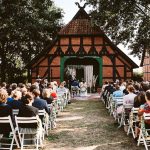 Freie Trauung Hof Frien mit Vintage- und Boho-Elementen Hochzeitsdekoration vom Hochzeitsglück bei Uchte im Raum Minden